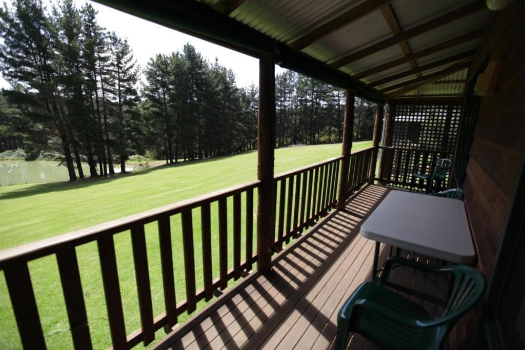 Hawke Brook Chalets Pemberton Eksteriør bilde