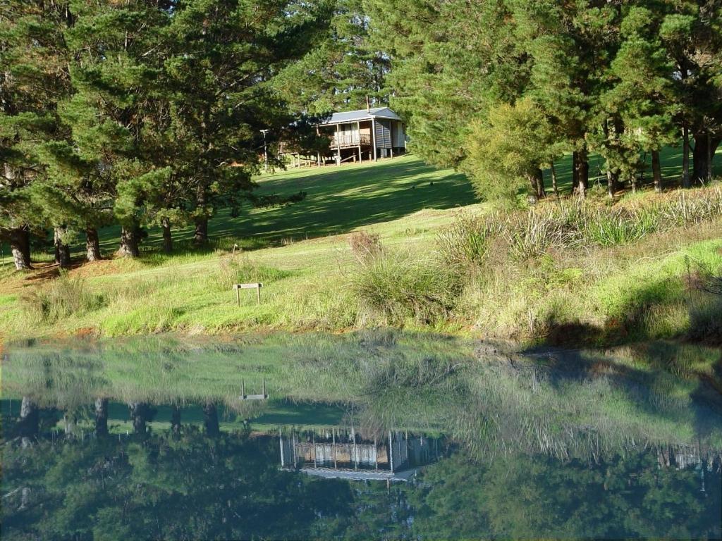 Hawke Brook Chalets Pemberton Eksteriør bilde