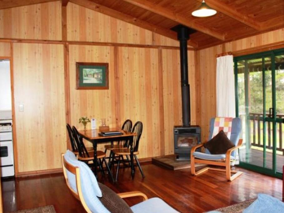 Hawke Brook Chalets Pemberton Eksteriør bilde