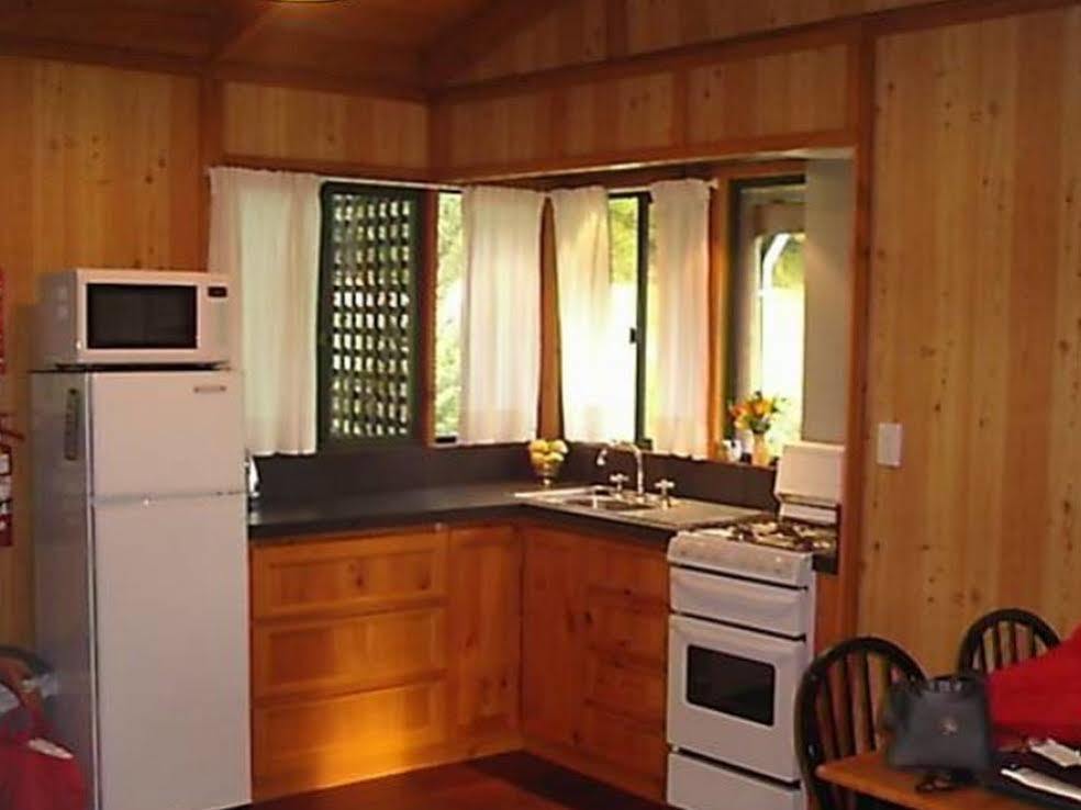 Hawke Brook Chalets Pemberton Eksteriør bilde